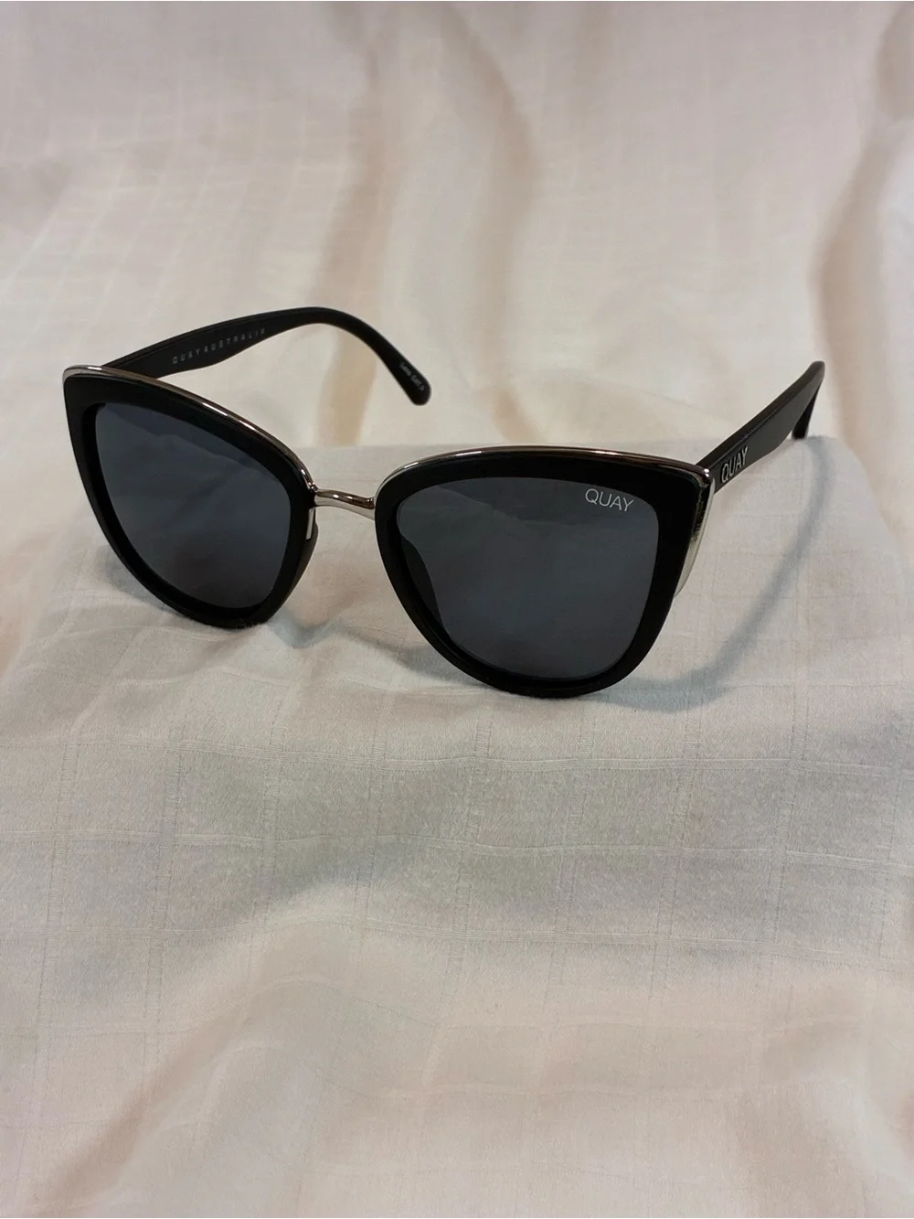 Quay Australia Black Cat-Eye Sunglasses with Dark Lenses